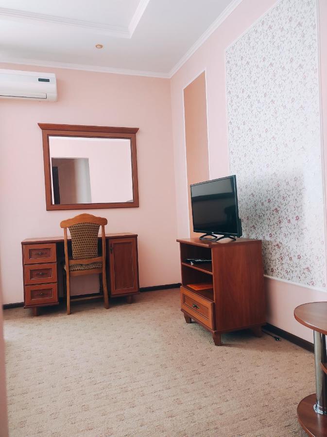 לבוב Готель Преміум מראה חיצוני תמונה